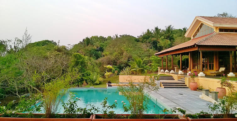 summertime luxury villa in goa